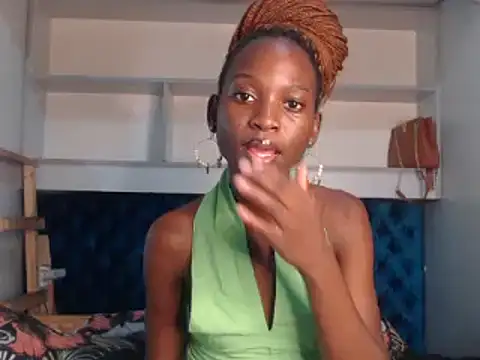 Snapshot of YoungDiva69 chatting on 02-05-25, 12:17 YoungDiva69 online show from 02-05-25, 12:17