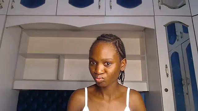 Snapshot of YoungDiva69 chatting on 03-01-25, 02:15 YoungDiva69 online show from 03-01-25, 02:15