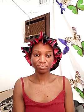 Snapshot of YoungDiva69 chatting on 09-23-25, 02:31 YoungDiva69 online show from 09-23-25, 02:31