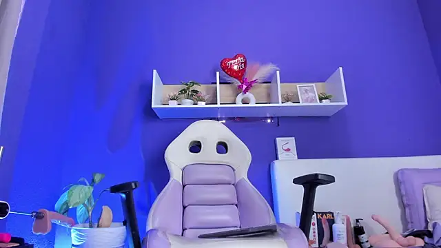 Rossi Mariana online show from 03-18-26, 01:47