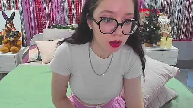 Snapshot of Alikka_Shykitty chatting on 02-01-25, 09:00 Alikka Shykitty online show from 02-01-25, 09:00