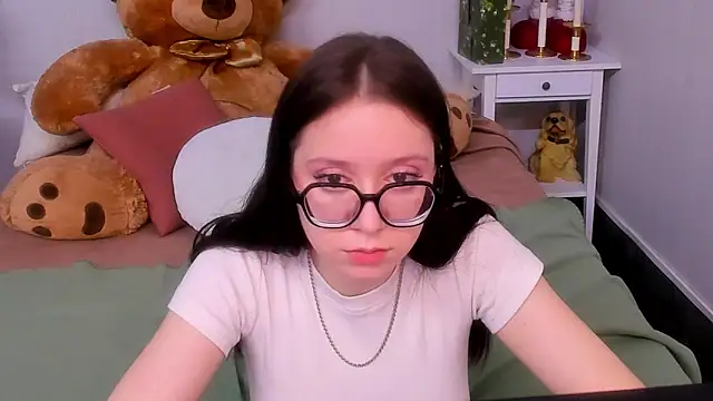 Snapshot of Alikka_Shykitty chatting on 02-05-25, 05:41 Alikka Shykitty online show from 02-05-25, 05:41