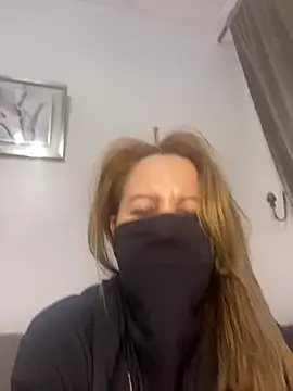 Snapshot of A-mal5 chatting on 03-09-25, 08:21 A-mal5 online show from 03-09-25, 08:21