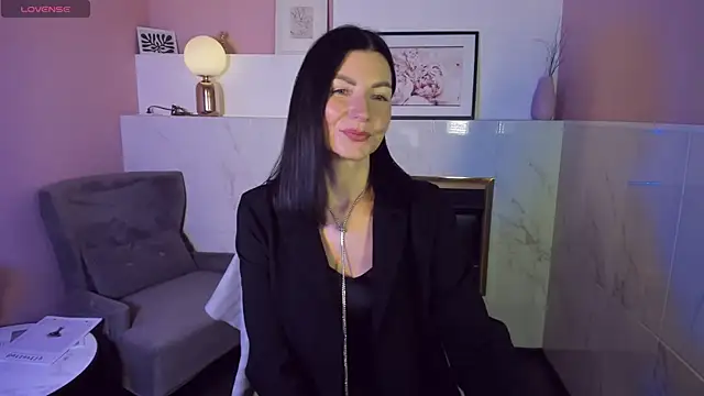 Snapshot of MonicaCheerful chatting on 02-07-25, 08:33 MonicaCheerful online show from 02-07-25, 08:33