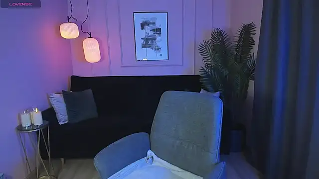 Snapshot of MonicaCheerful chatting on 02-16-25, 06:10 MonicaCheerful online show from 02-16-25, 06:10