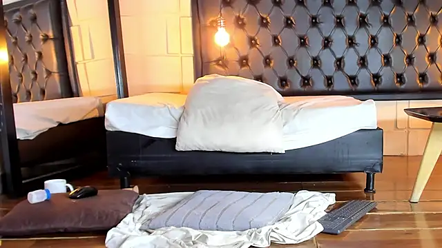 SamanthaMilann online show from 02-19-25, 09:47