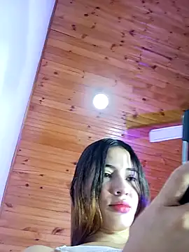 Snapshot of -Nicol chatting on 02-19-25, 10:23 -Nicol online show from 02-19-25, 10:23