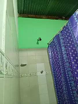 Snapshot of -Nicol chatting on 11-09-25, 10:24 -Nicol online show from 11-09-25, 10:24