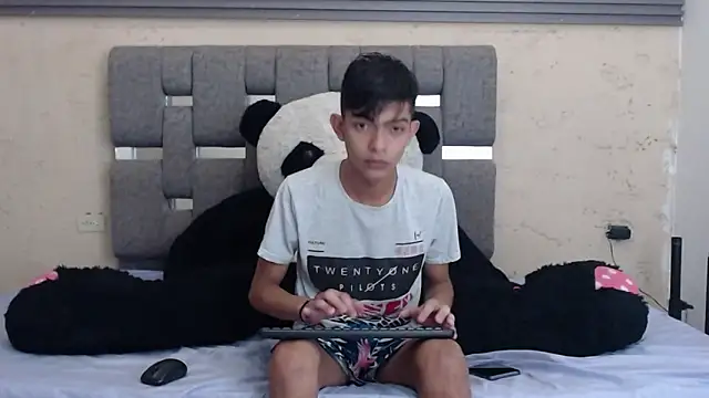 Snapshot of KING_STYLE2 chatting on 01-25-25, 10:50 KING STYLE2 online show from 01-25-25, 10:50