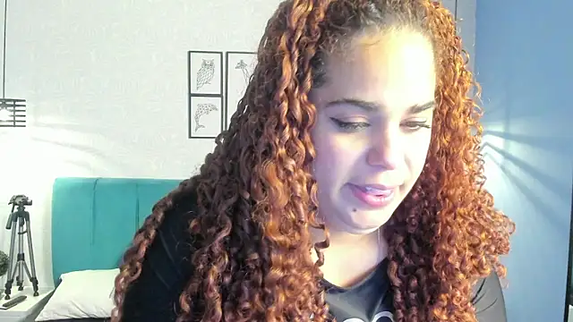 Snapshot of ninna_curly chatting on 04-27-26, 11:47 ninna curly online show from 04-27-26, 11:47