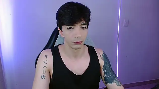 Snapshot of H3ll_B0I chatting on 04-23-26, 12:29 H3ll B0I online show from 04-23-26, 12:29