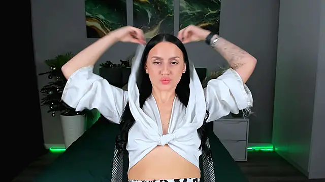 EmiliaBeynard online show from 02-03-25, 07:31