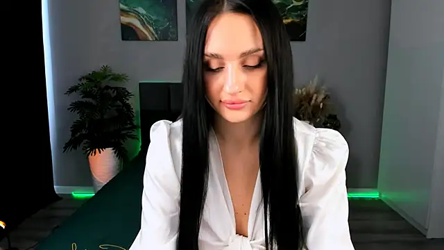 EmiliaBeynard online show from 02-08-25, 09:46