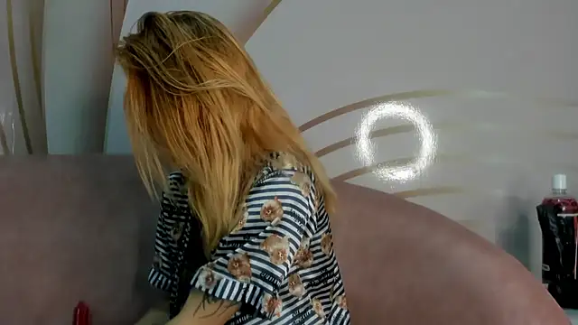 zoe taylorr1 online show from 02-15-25, 07:49