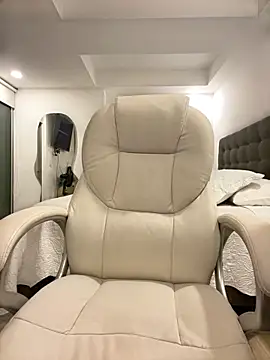 sofiaxox online show from 02-25-26, 11:47