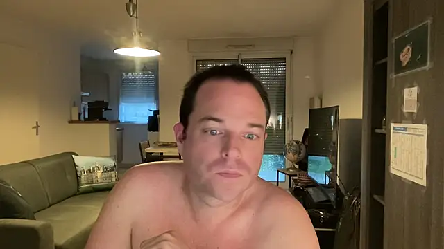 Snapshot of Funnyjul31 chatting on 02-04-26, 04:57 Funnyjul31 online show from 02-04-26, 04:57