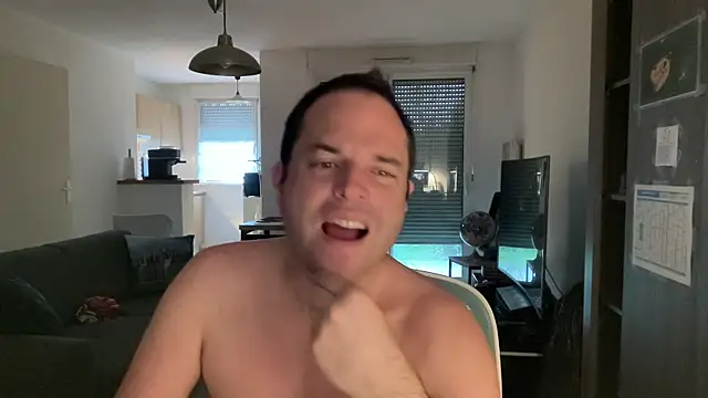 Snapshot of Funnyjul31 chatting on 02-05-26, 04:22 Funnyjul31 online show from 02-05-26, 04:22