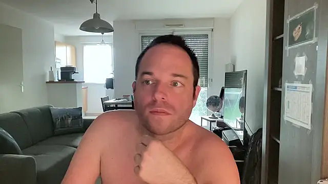 Snapshot of Funnyjul31 chatting on 02-06-26, 04:21 Funnyjul31 online show from 02-06-26, 04:21