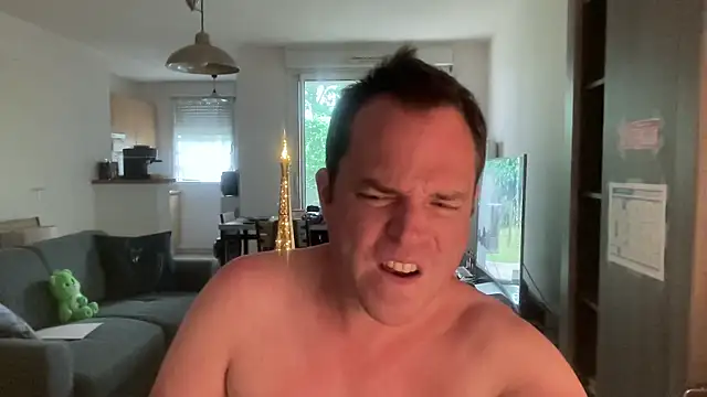 Snapshot of Funnyjul31 chatting on 05-03-26, 05:30 Funnyjul31 online show from 05-03-26, 05:30