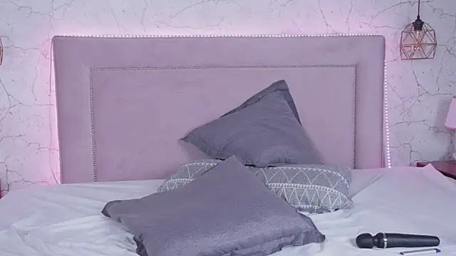 MillaBlis online show from 03-14-25, 01:48