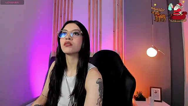 nina  dixon online show from 12-21-25, 03:19