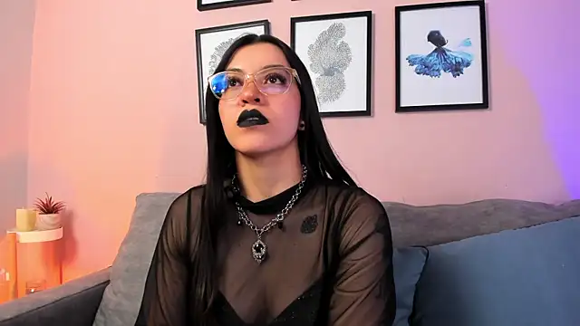 Snapshot of nina__dixon chatting on 02-05-26, 10:25 nina dixon online show from 02-05-26, 10:25