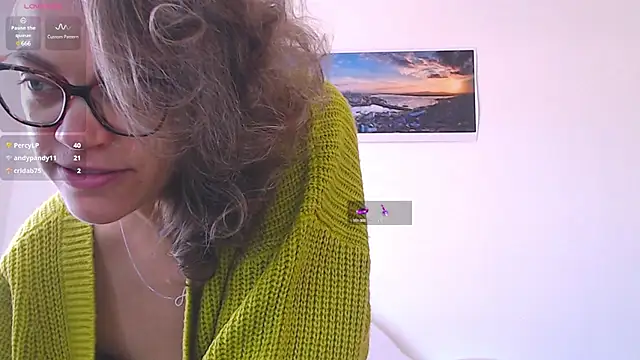 Snapshot of Ju-Hot chatting on 03-19-25, 03:08 Ju-Hot online show from 03-19-25, 03:08