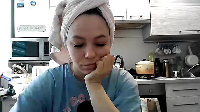 Snapshot of Misssweet_s chatting on 02-08-25, 08:20 Misssweet s online show from 02-08-25, 08:20