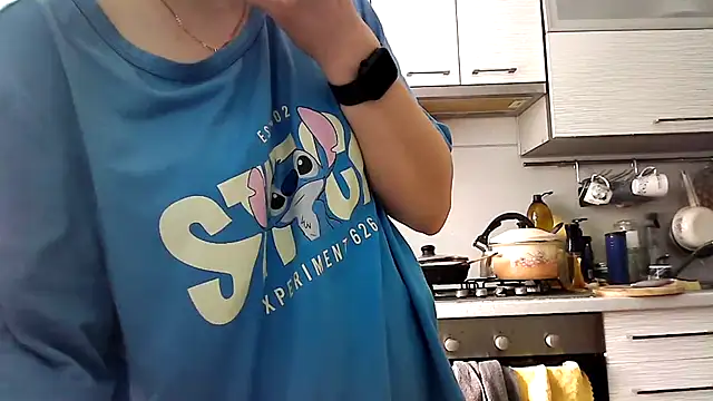 Snapshot of Misssweet_s chatting on 02-22-25, 07:34 Misssweet s online show from 02-22-25, 07:34