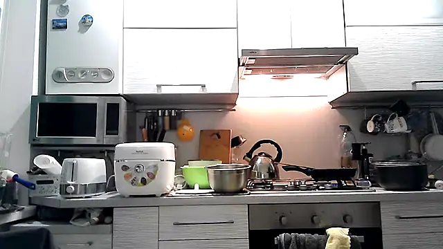 Snapshot of Misssweet_s chatting on 03-19-25, 06:44 Misssweet s online show from 03-19-25, 06:44