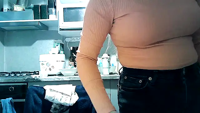 Snapshot of Misssweet_s chatting on 09-27-25, 04:17 Misssweet s online show from 09-27-25, 04:17