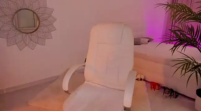 Snapshot of Victoria_Korff chatting on 03-05-25, 06:34 Victoria Korff online show from 03-05-25, 06:34