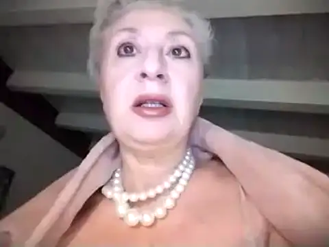 Snapshot of divinaerotica chatting on 02-03-25, 10:11 divinaerotica online show from 02-03-25, 10:11