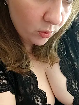 Snapshot of sam0and0katy chatting on 10-15-25, 07:14 sam0and0katy online show from 10-15-25, 07:14