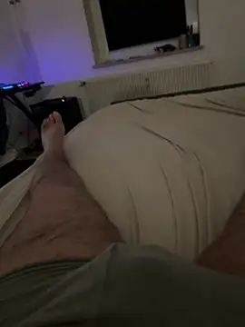 Snapshot of Mo_2003 chatting on 03-09-25, 10:08 Mo 2003 online show from 03-09-25, 10:08