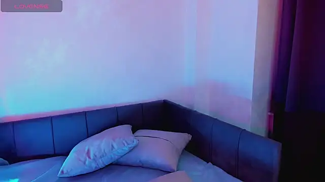 Snapshot of Sweetie_Catt chatting on 02-21-25, 11:55 Sweetie Catt online show from 02-21-25, 11:55