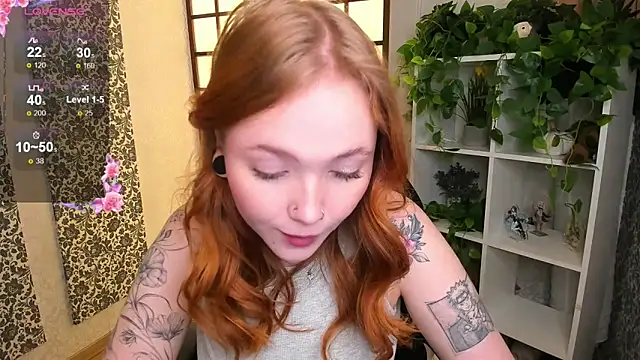 Maya Light online show from 02-15-25, 01:42