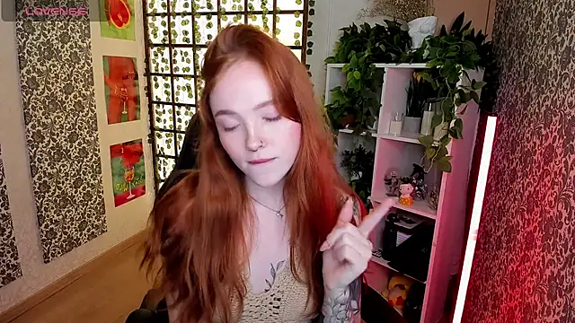 Maya Light online show from 09-19-25, 01:51