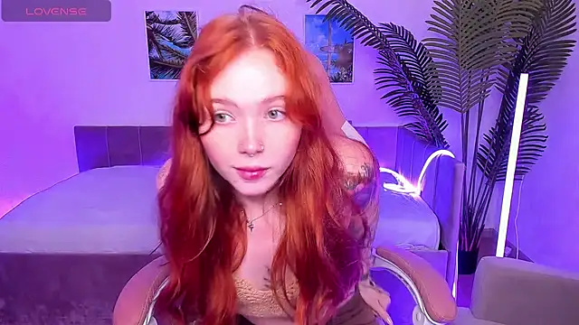 Maya Light online show from 09-27-25, 01:43