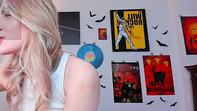 Snapshot of heartseduction chatting on 11-28-25, 12:19 heartseduction online show from 11-28-25, 12:19