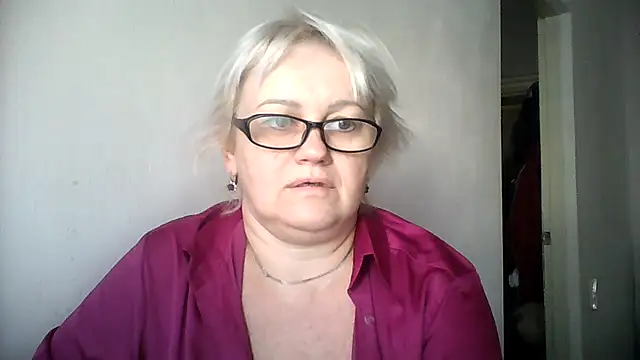 Snapshot of Mayya4321 chatting on 09-18-25, 10:17 Mayya4321 online show from 09-18-25, 10:17