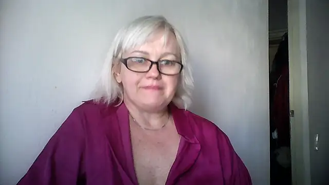 Snapshot of Mayya4321 chatting on 09-22-25, 10:39 Mayya4321 online show from 09-22-25, 10:39