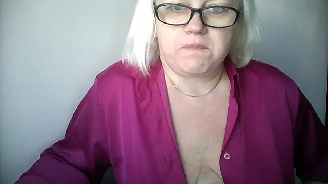 Snapshot of Mayya4321 chatting on 10-15-25, 09:20 Mayya4321 online show from 10-15-25, 09:20