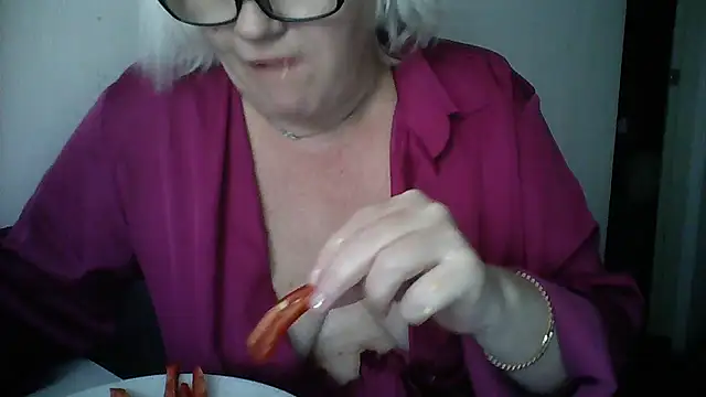 Snapshot of Mayya4321 chatting on 10-22-25, 10:37 Mayya4321 online show from 10-22-25, 10:37