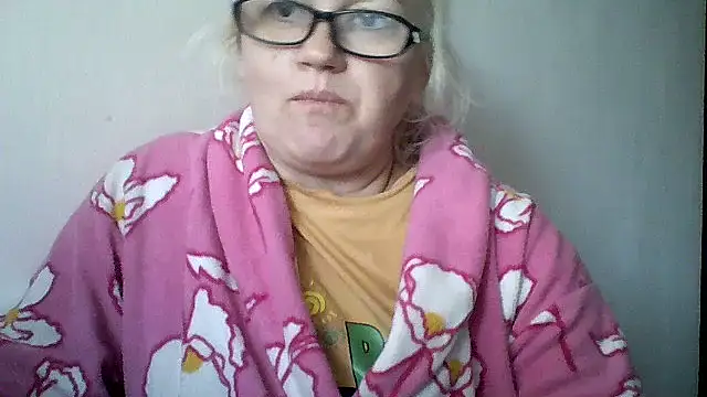 Snapshot of Mayya4321 chatting on 10-26-25, 07:25 Mayya4321 online show from 10-26-25, 07:25