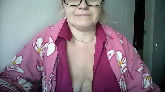 Snapshot of Mayya4321 chatting on 11-23-25, 08:03 Mayya4321 online show from 11-23-25, 08:03