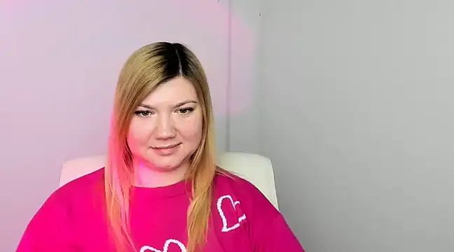 Snapshot of Lola_moree chatting on 02-05-25, 03:31 Lola moree online show from 02-05-25, 03:31