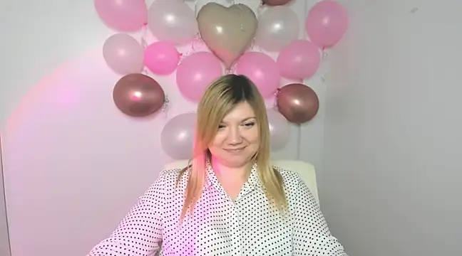 Snapshot of Lola_moree chatting on 02-20-25, 03:52 Lola moree online show from 02-20-25, 03:52