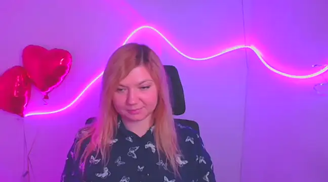 Snapshot of Lola_moree chatting on 02-27-25, 09:43 Lola moree online show from 02-27-25, 09:43