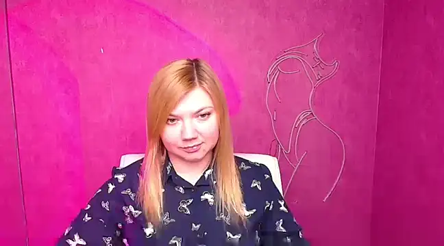 Snapshot of Lola_moree chatting on 03-03-25, 12:27 Lola moree online show from 03-03-25, 12:27